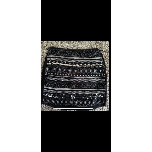 H&M sexy flirty, lightweight black mini with sequins and beads has a slip lining - Picture 1 of 12